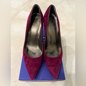 Stuart Weitzman Daisy Pumps Bordeaux